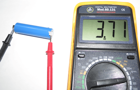 AprovecharBateriaPortatil-MidiendoTension